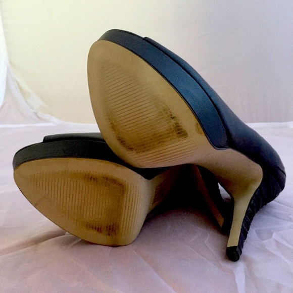 6.5 Enzo Angiolini Peep Toe Platform Pumps - Picture 9 of 9